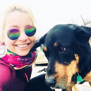 Meet your Posher, Monica